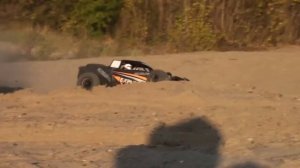 Гонки, пыржки, башинг по песку на радиоуправляемой багги King Motor Explorer 1 4х4