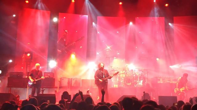 The Cure - Lovesong (Live in Berlin 2016-10-18)