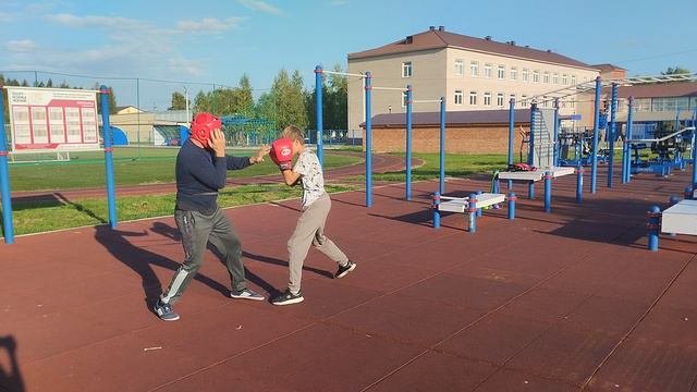 упражнение с резинкой
