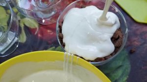 Лёгкий десерт из печенья и сметаны.