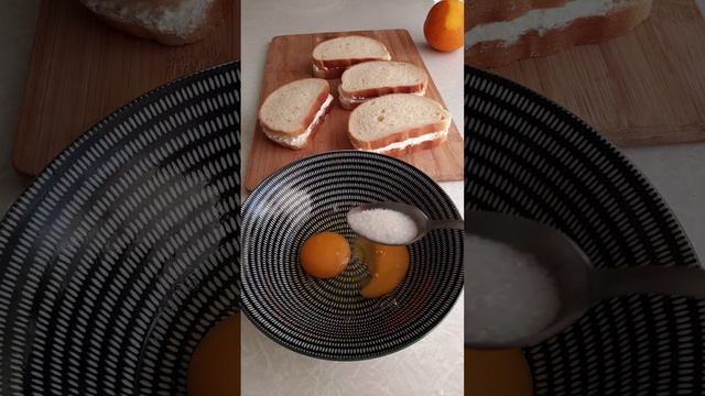 Быстрый завтрак ГРЕНКИ С ТВОРОГОМ. смотреть онлайн