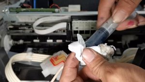 HOW TO UNCLOG EPSON PRINT HEAD NOZZLES | MANUAL CLEANING PROCEDURE.