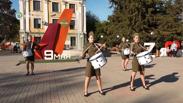 Шоу барабанщиц "Diamonds" ко дню победы в ВОВ. Джанкой 2022.mp4