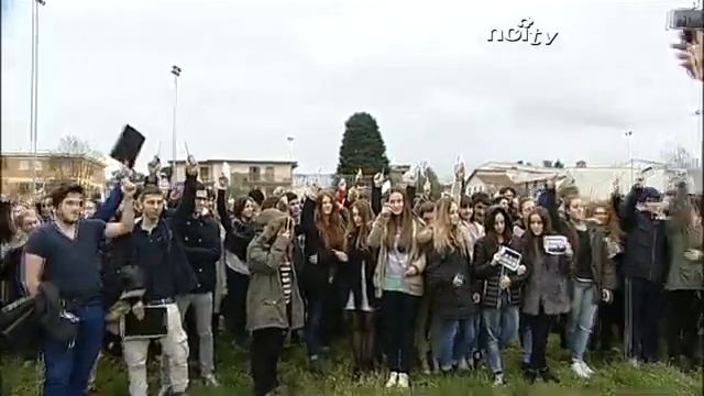 Je suis Charlie degli studenti lucchesi смотреть онлайн