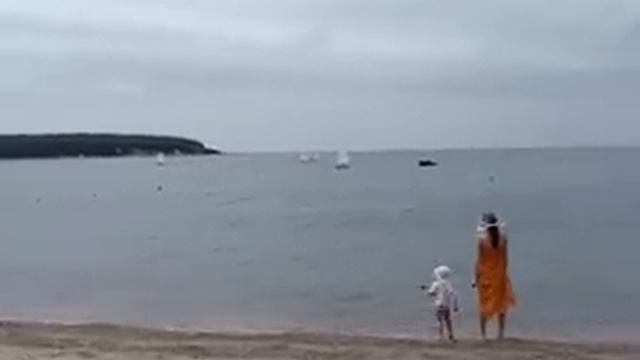 Пляж бухты "Лебединое озеро"