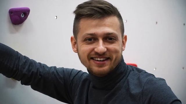 Установка интерактивного скалодрома в детском клубе "ХочуЛазать"