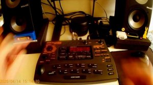Zoom Sampletrak ST 224 in action -beat by dj nawyku