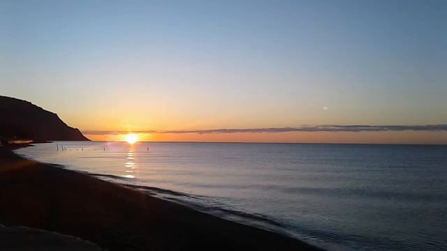 Морской рассвет, живописный восход солнца над морем 2019.02.20 07:36:47 смотреть онлайн