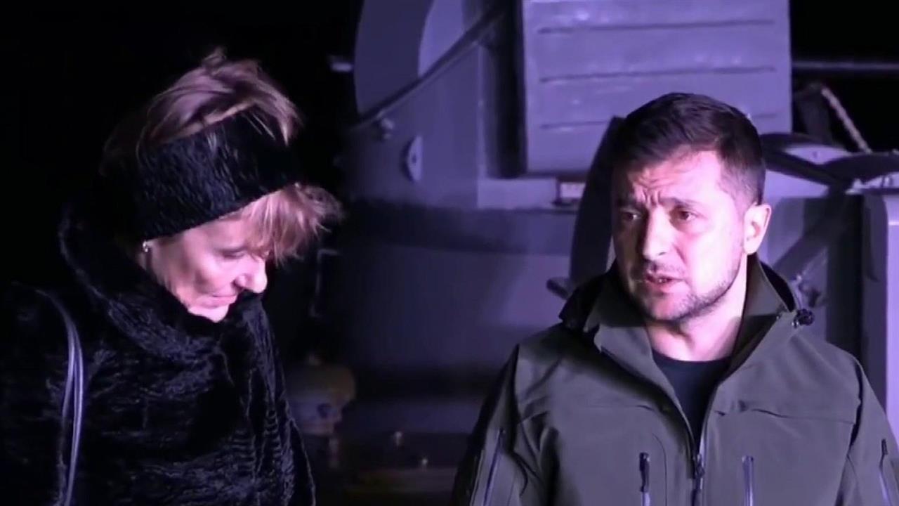 Владимир Зеленский лично встретил в гавани Очакова...ула Россия после инцидента в Керченском проливе
