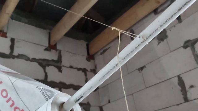 Вальмовая крыша, потолок и временное отопление. Стройка дома в 2022 году. смотреть онлайн