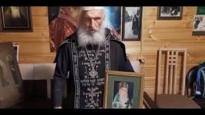 ОТЕЦ СЕРГИЙ УБРАЛ ФОТО СТАЛИНА