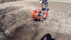 Мотоблок МТЗ-05 фрезеровка почвы .