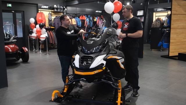 Новые УТИЛИТАРНЫЕ снегоходы BRP SKI-DOO и LYNX 2023 смотреть онлайн