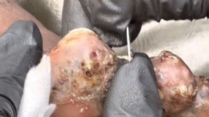 Dejiggering Rose's right foot - subscribe @riseupsociety.net to watch her juicy vids and more