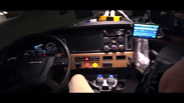 Будни дальнобоя в США: прогулка по супермаркету и приятные встречи с коллегами смотреть онлайн