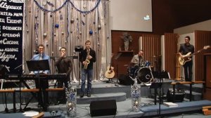 Я Тебя благодарю за святую кровь Твою. Ты зажигаешь в небе звезды