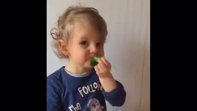 Алисе 1,5 года смотреть онлайн