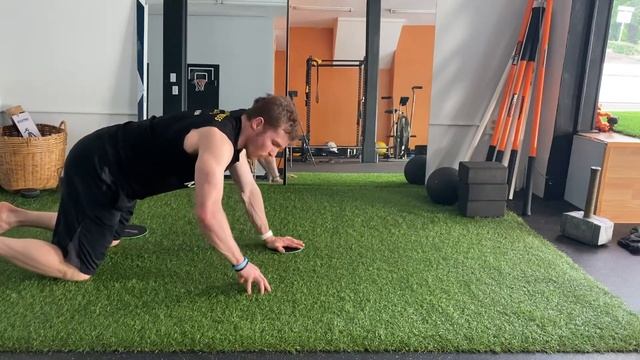 Eccentric Shoulder Flexion: Build Strength & Mobility in Shoulders & Core смотреть онлайн