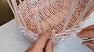 Узор,, ЁЛОЧКА,, ИЗ ГАЗЕТНЫХ ТРУБОЧЕК. Корзинка для хлеба из бумажных трубочек.
