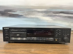 Цифровая аудиокассета SONY DTC-300ES DAT-ЯПОНИЯ-1989-год