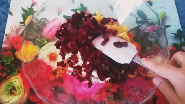 Простой и очень вкусный салат со свеклой!! смотреть онлайн