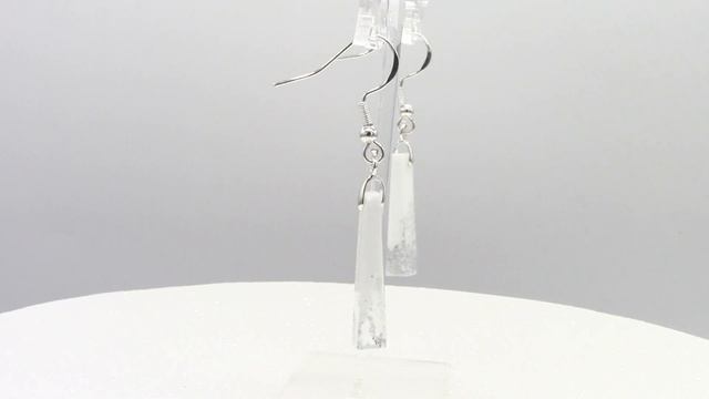 Серьги С1780 ручной работыбелого цвета из эпоксидной смолы смотреть онлайн