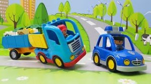 Видео для детей с игрушками - Кто первый! Новые развивающие мультфильмы про машинки 2021..mp4