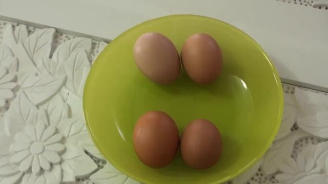 Какое яйцо несут курицы Ломан Браун