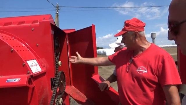 Смесители кормораздатчики: с вертикальным шнеком и выдуватель соломы