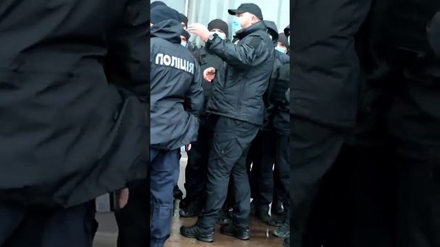 За минуту до избиения журналиста в Запорожье 03.11.2021