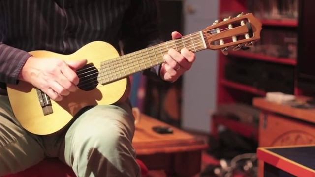 Blues on a Guitalele (6 string ukulele or small guitar) смотреть онлайн