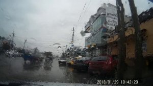 КРАЖА СУМКИ ВОЗЛЕ СБЕРБАНКА ИЗ МАШИНЫ