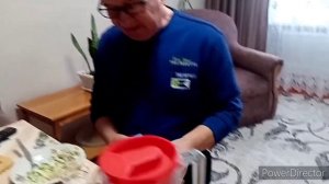 С рождеством!!! Поздравляем папу с днем рождения! Увидела вживую).