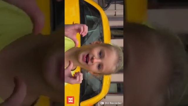 Мисс Николь против Евы смотреть онлайн