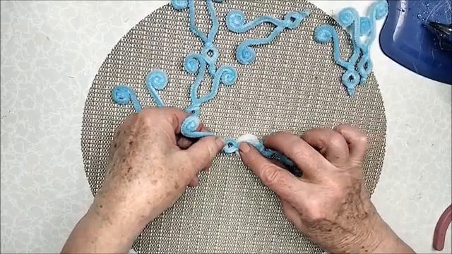 Пушистая снежинка Новогодний декор смотреть онлайн