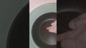 отмываю сковороду от нагара перкабонатом натрия (кислородный отбеливатель)