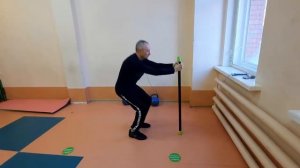 Приседание с использованием опоры. Владимир Мальцев