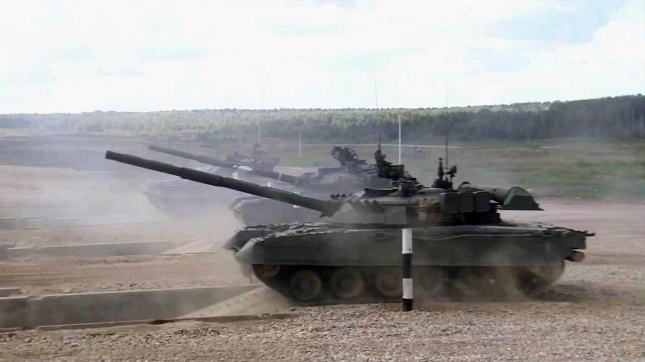 Военно-технический форум "Армия-2016" стартовал в подмосковной Кубинке