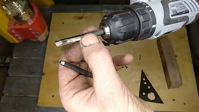 Квест , как извлечь обломанный саморез из дерева смотреть онлайн