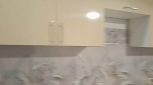 Кухня пластик. Глянцевая столешница с еврозапилом. Ярославль, совхозная 14. mebeelek.ru