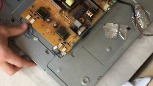 ПОЛЕЗНЫЕ ДЕТАЛИ ИЗ МОНИТОРА! РАЗБИРАЕМ МОНИТОР.