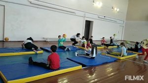 Фрагмент урока в 3 классе. Подводящие упражнения к спортивным играм.