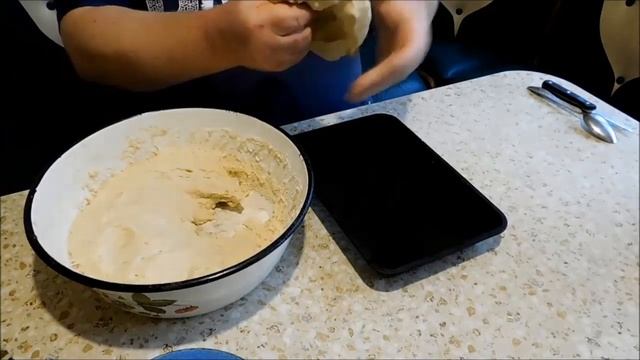 Пирог с вареньем из дрожжевого теста. Ну очень вкусно.
