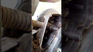 Замена воздушного фильтра на скутере Suzuki Lets2