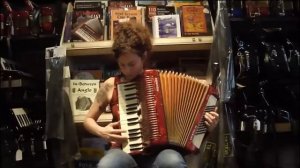 3621 - Red Hohner Arietta IM Piano Accordion MM 34 72 $799