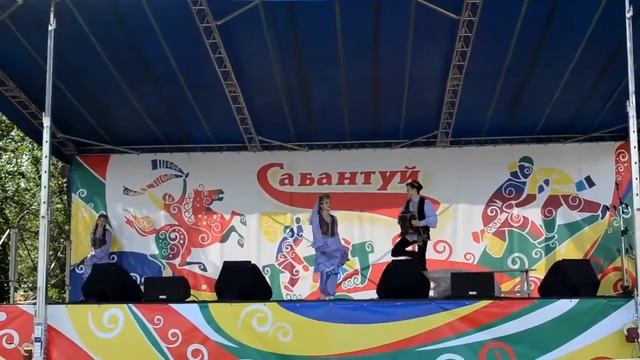 Татарские национальные танцы. Исп. Клуб татарской молодежи «Идель», г.Магнитогорск