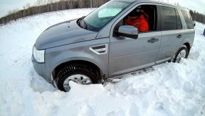 Внедорожник Land Rover Freelander 2 по сугробам. Режим Песок