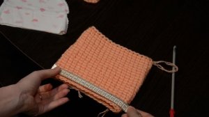 Вязаная шапочка  крючком для новорожденной. Видео процесса.