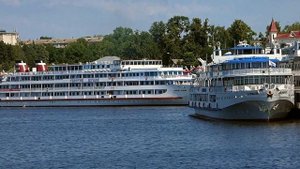 Георгий Жуков теплоход