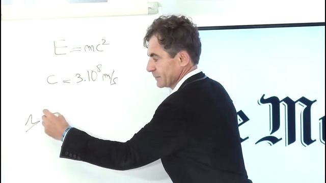 EINSTEIN E=MC² - Explications par Etienne Klein смотреть онлайн